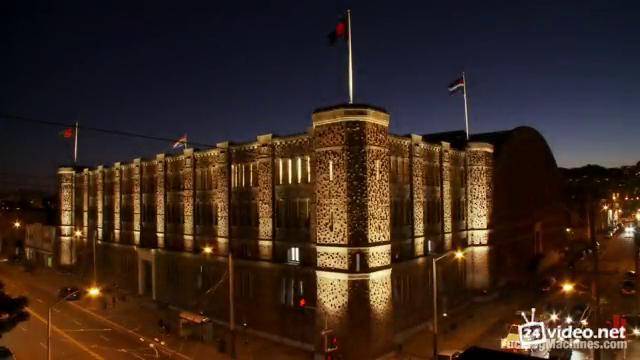 Две лесби оттраханы секс-машиной во все дыры