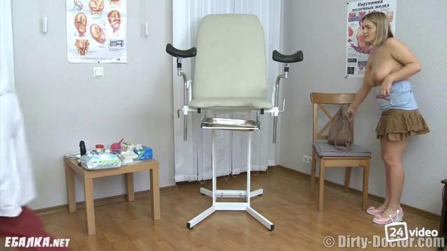 Грудастая телочка на приеме у врача