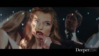 Секс в позе собачки с Миа Мелано