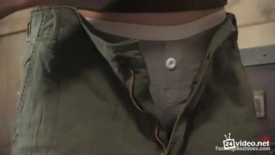 Оттраханная секс-машиной