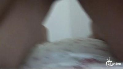 С бритой девушкой на море